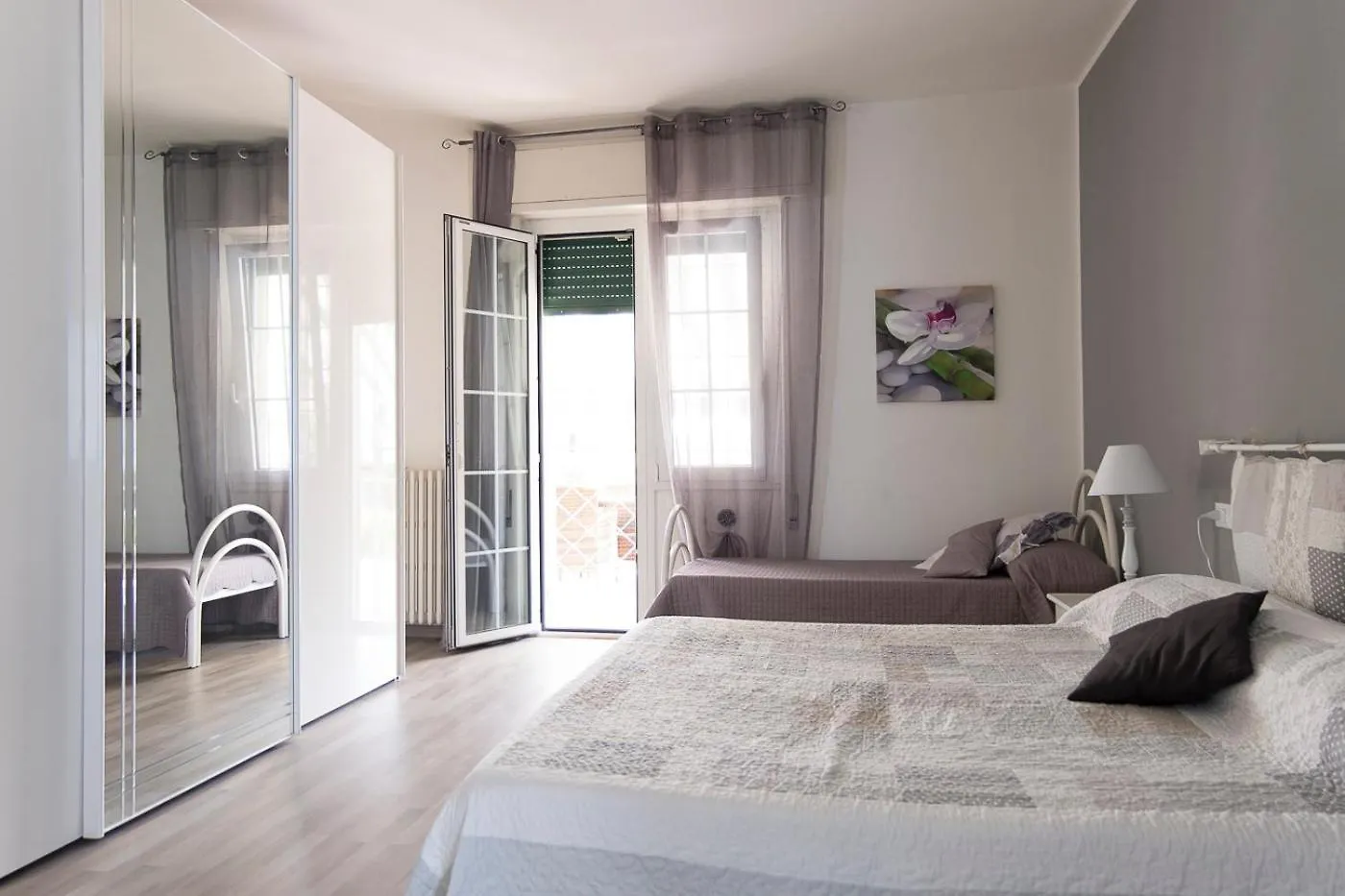 *** Bed & Breakfast Bed And Breakfast Da Beatrice Sirmione Italy