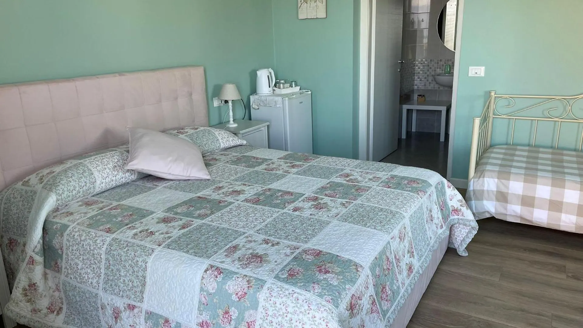 Bed And Breakfast Da Beatrice Sirmione Italy
